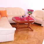 9 شقة