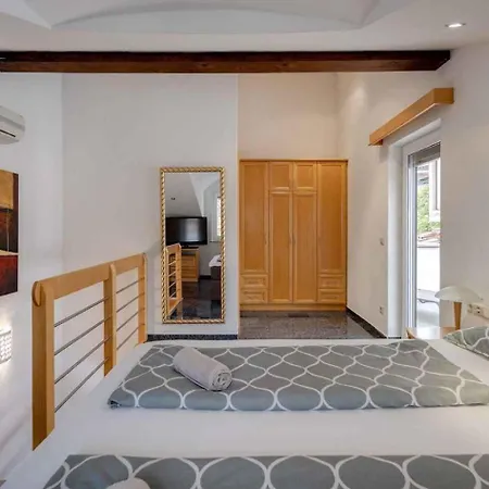 9 Apartment *