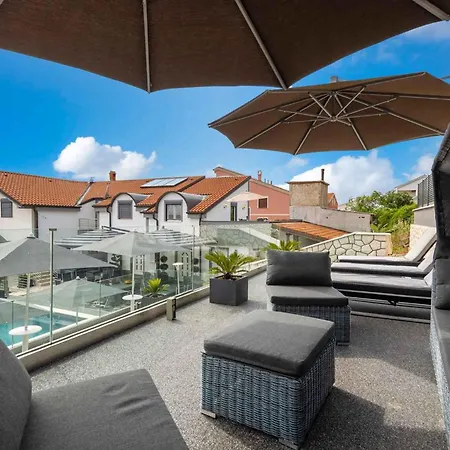 9 * Crikvenica