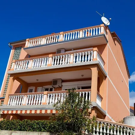 9 Apartman *